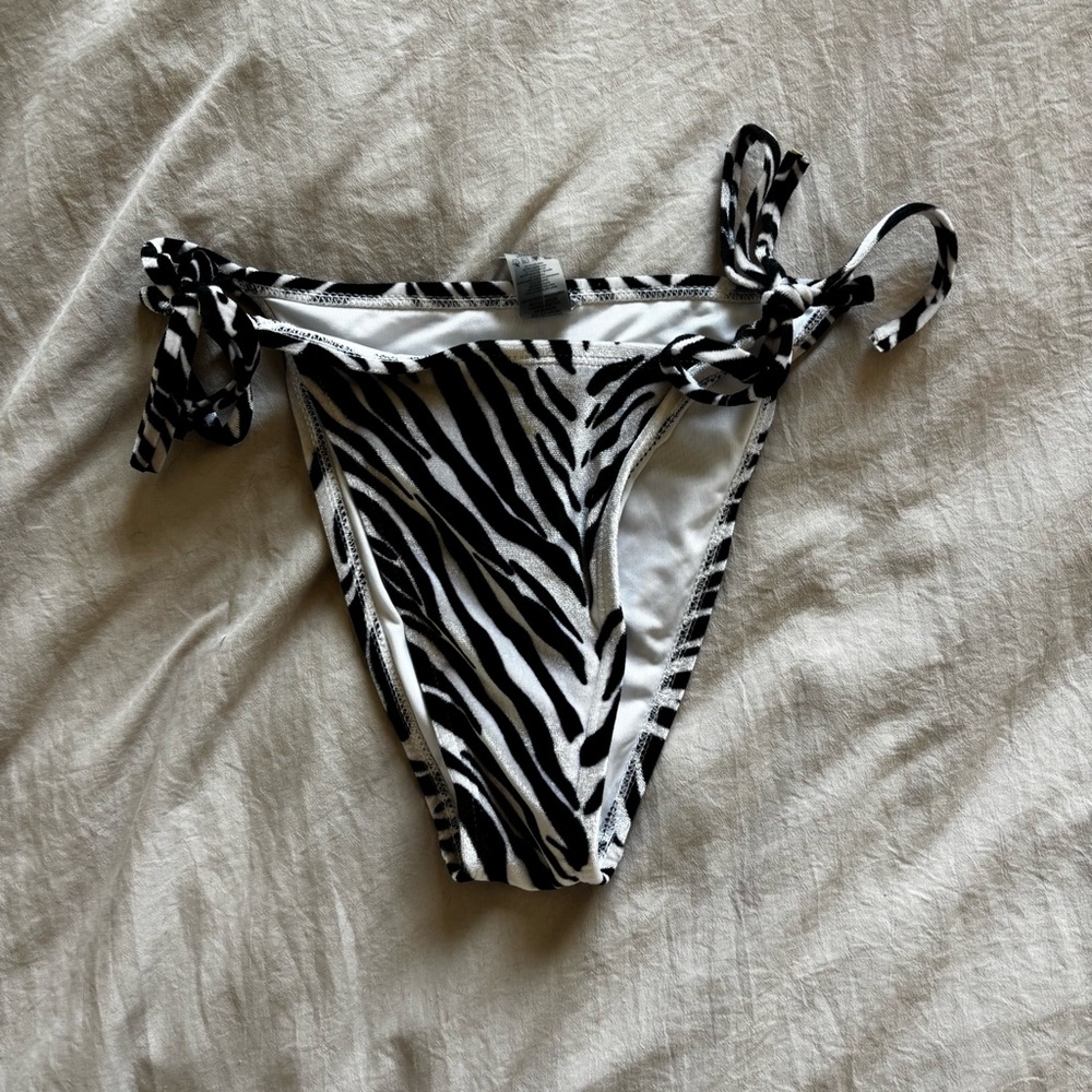 Bikini Bundle - Picture 6 of 10